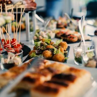 Table display of catering food